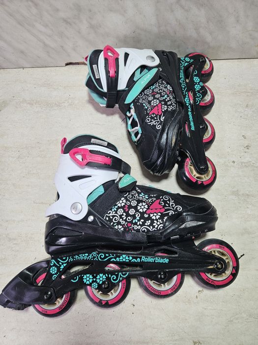 Role Roller Blade reglabile marimea 33-34-35-36-37 si 38.