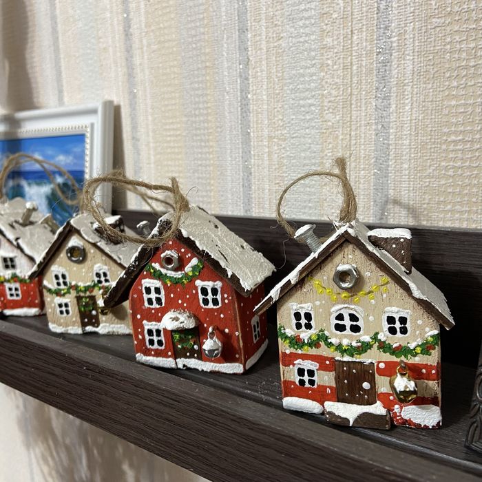Домики. Елочные игрушки