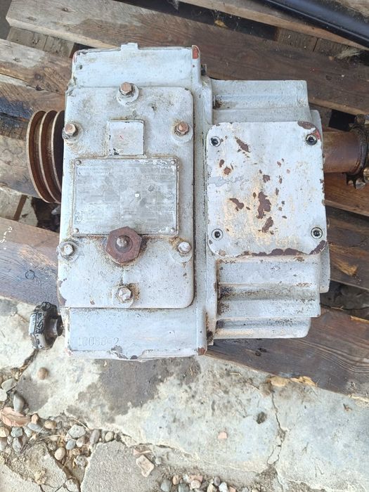 Двоен редуктор подходящ за сондажи