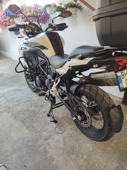 Yamaha X Max 125 Benelli TRK 502X