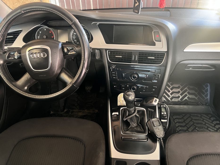 Vand Audi A4 B8 AVANT 2.0 TDI 2008 143 CP CAGA distributie si ambreiaj schimbate  negociabil !!!