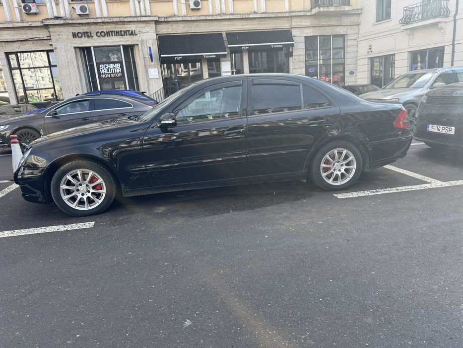 Mercedes Benz W211
