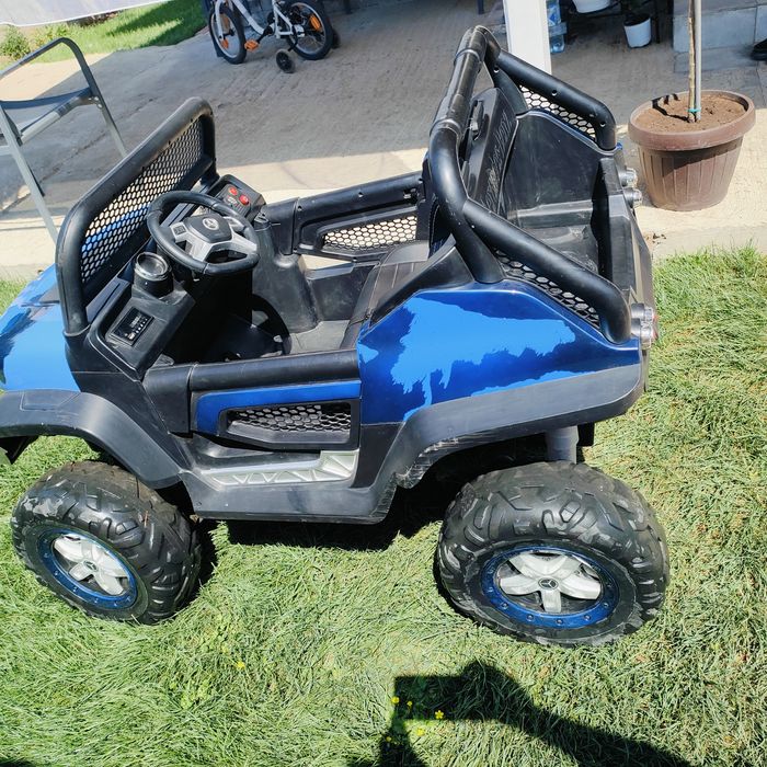 Mașinuța electrica