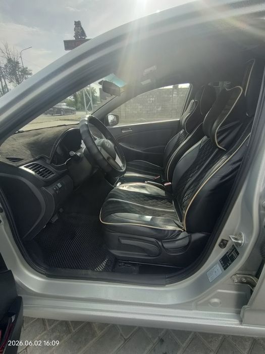 Hyundai Accent 2015