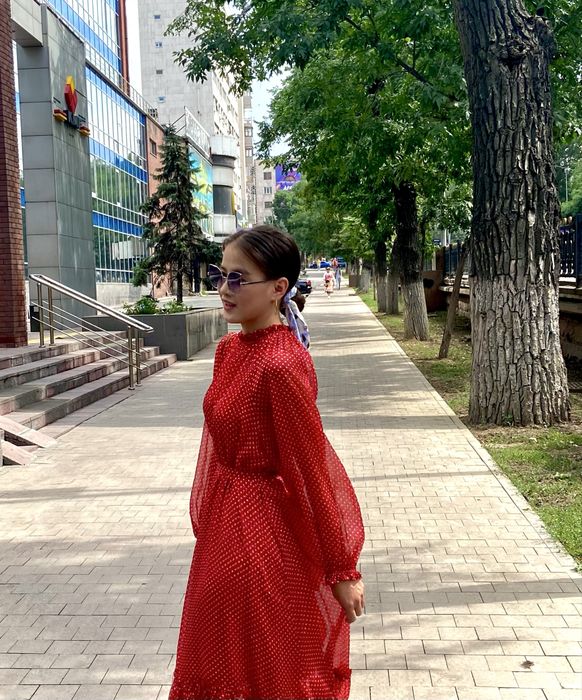 Красивые платья в продаже