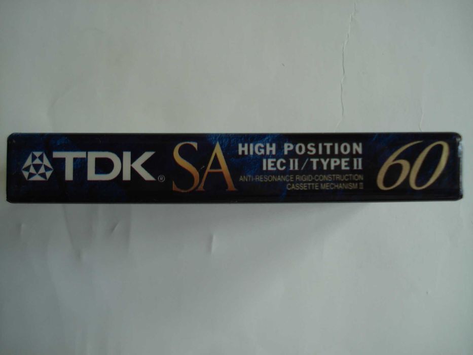 Аудиокассета и видеокассета новые