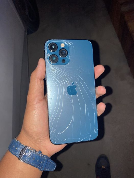 IPhone SE, IPhone 12 Pro Max