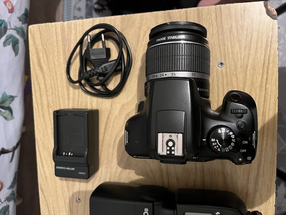 Canon 1300D в отличном состояний