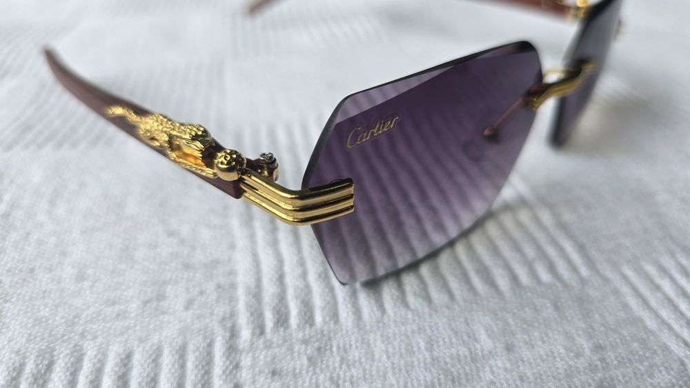 Set ochelari de soare Cartier model mic.