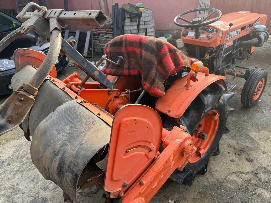 Kubota B7001E Mini Tractor Diesel 14CP + Freza Inclusa