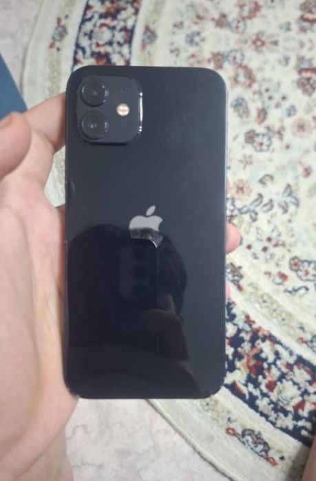 Продам на запчасти Айфон12.