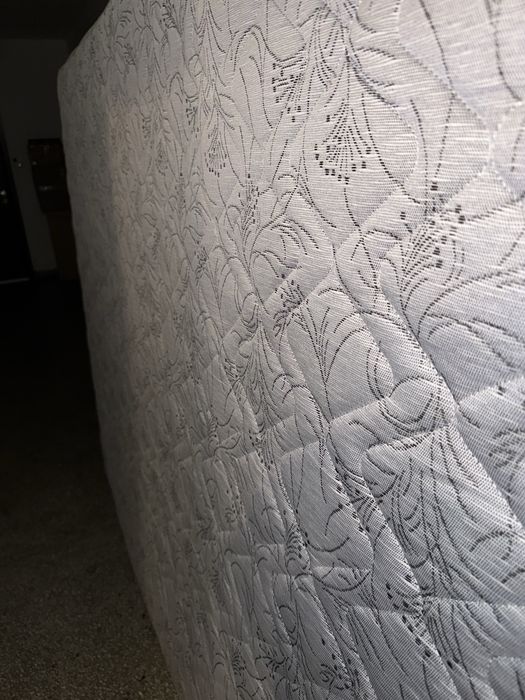 Пружинен матрак 160х200