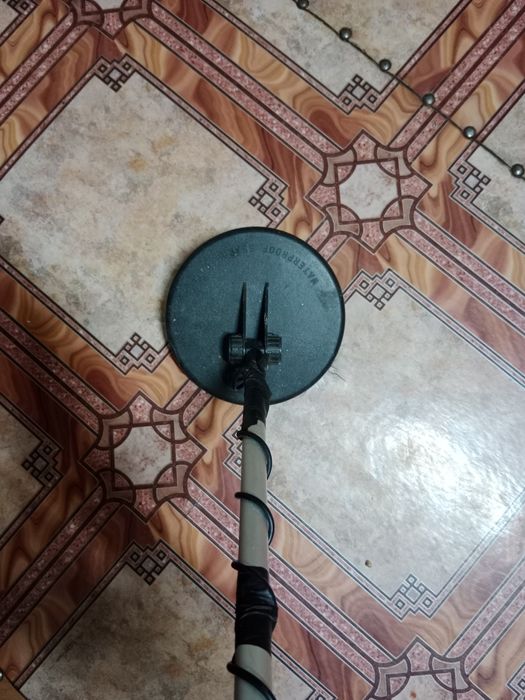 Продам металоискатель