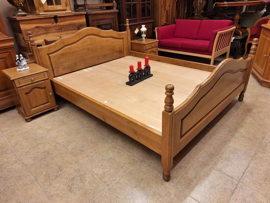 К - т спалня с нощни шкафчета дъб масив