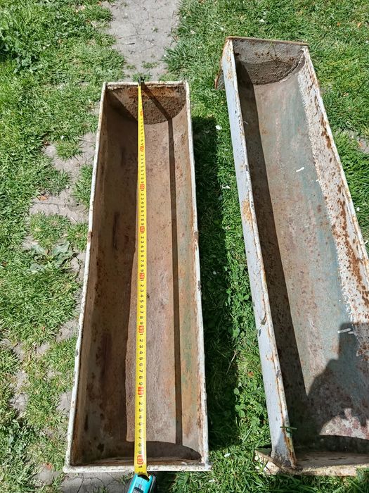 Troacă pentru porci