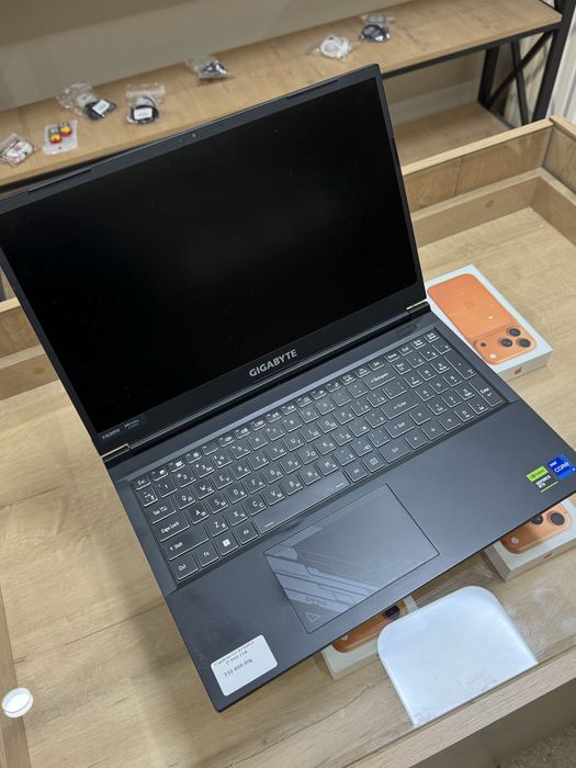 Gigabyte G5 RTX4050 i7 SSD 1TB