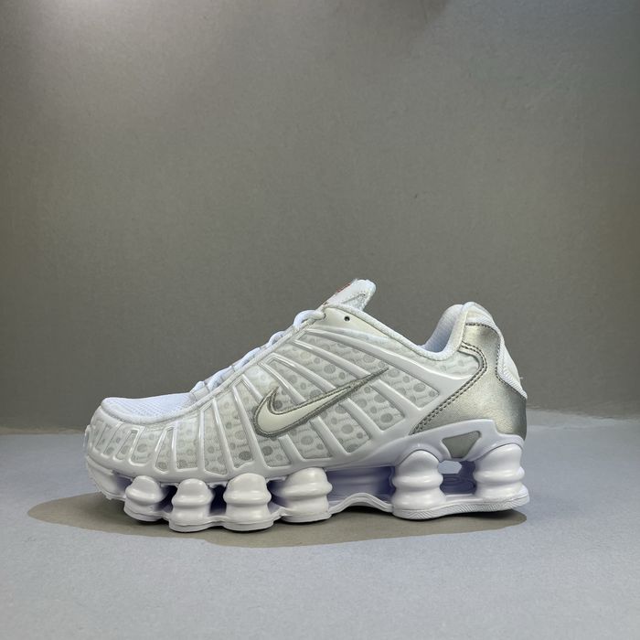 Nike Shox “Triple White” НОВИ! Ориг
