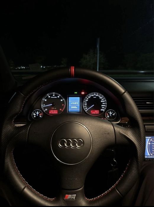 Audi S4 V8