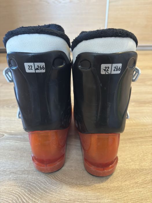 Vand clapari schi copii