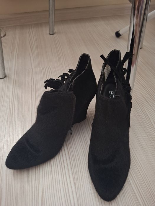 Продается Женская обувь