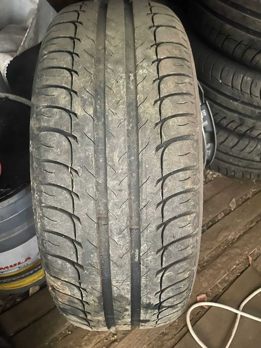 Vînd 4 anvelope +jante
