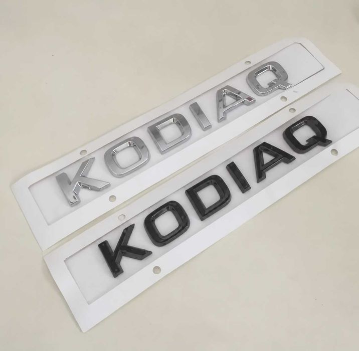 Set embleme haion SKODA OCTAVIA VRS / emblema stema sigla sticker inscriptii Ornamente spate auto skoda