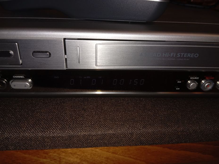 Комбо VHS Видео и dvd divx плеър Philips