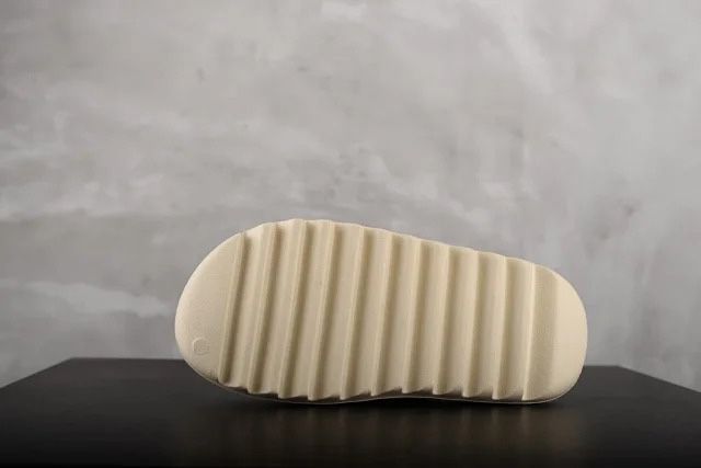 Yeezy Slide Bone