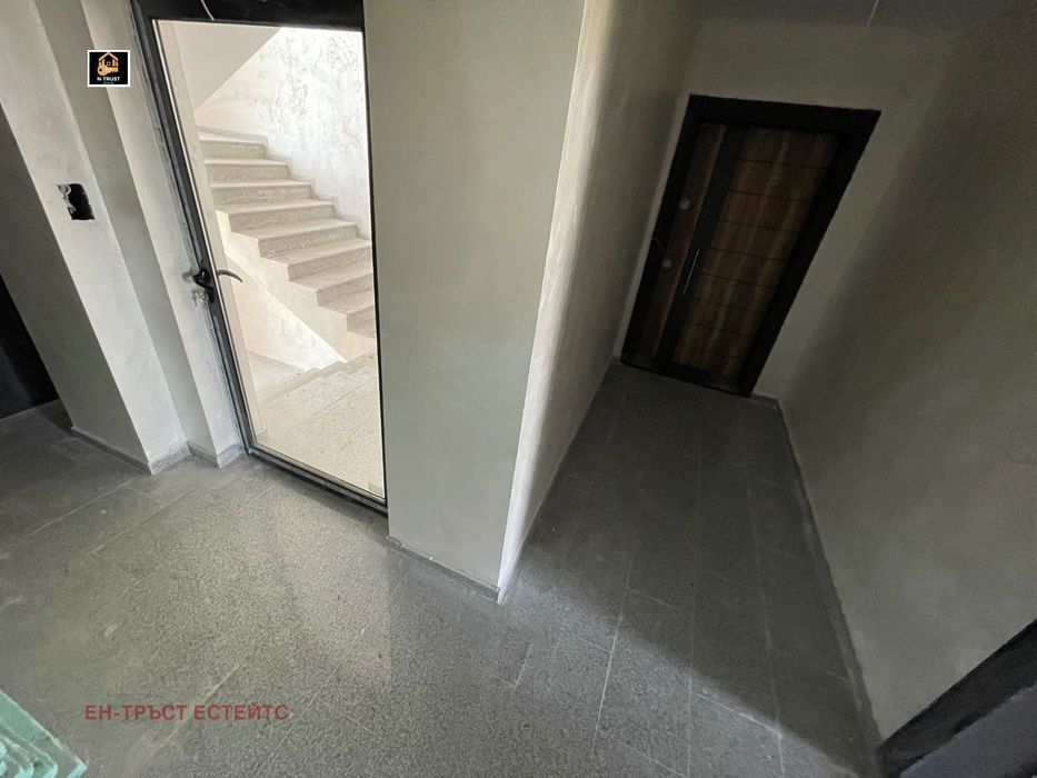 Продава се Двустаен апартамент в Пловдив, Остромила - 70 кв.м за 1643 €/кв.м - Снимка #5