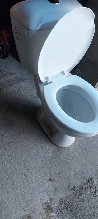 Унитаз почти новый