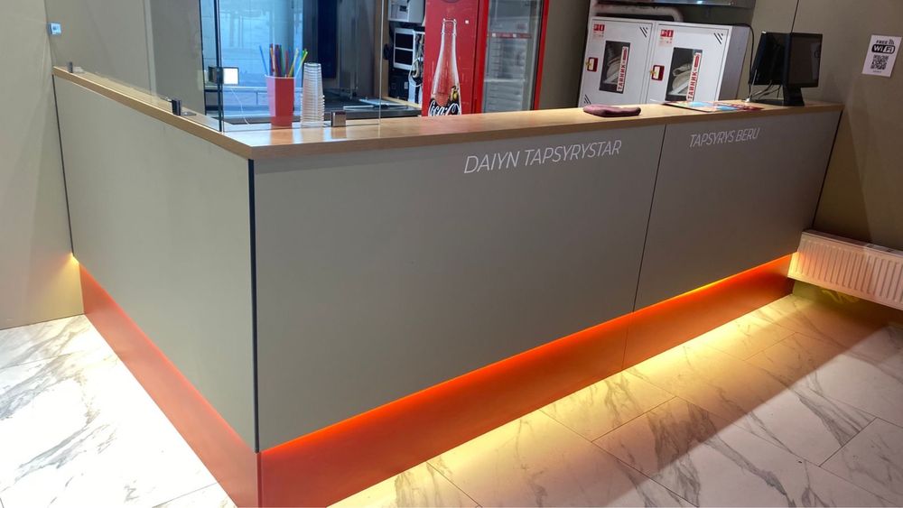 Продам барную стойку