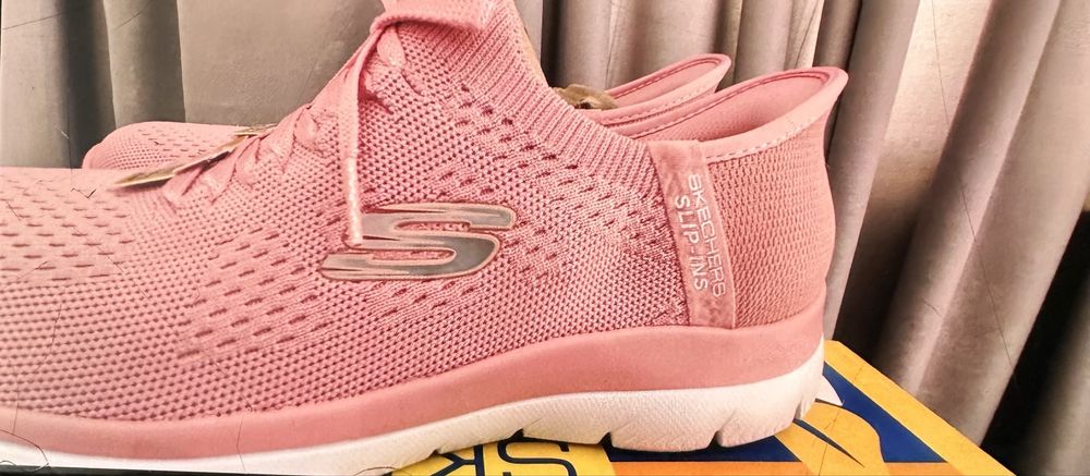 Skechers дамски маратонки 39.5