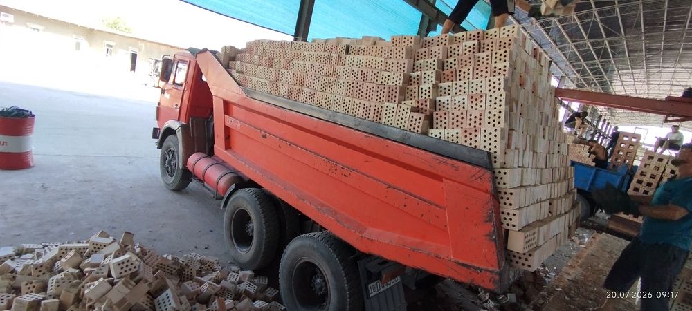 Kamaz sotiladi ideal holatda