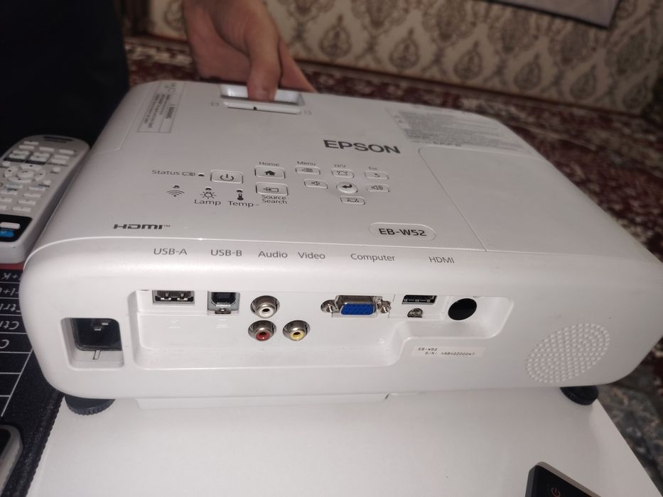 proektir epson yaxshi xolati