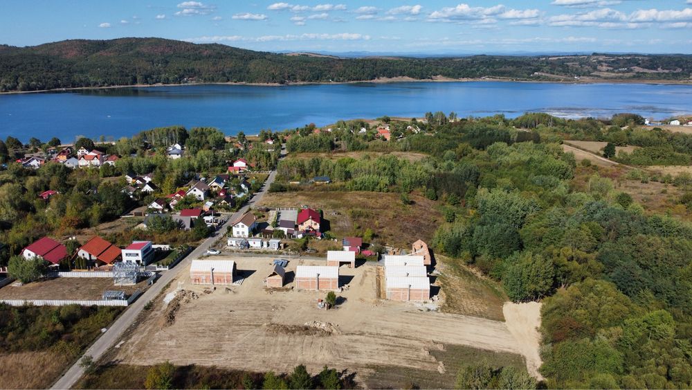 Teren La Lacul Surduc/Fardea