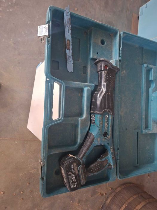 Саблен трион Makita 18 v