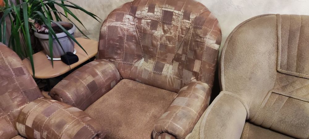 Продам диван и два кресла