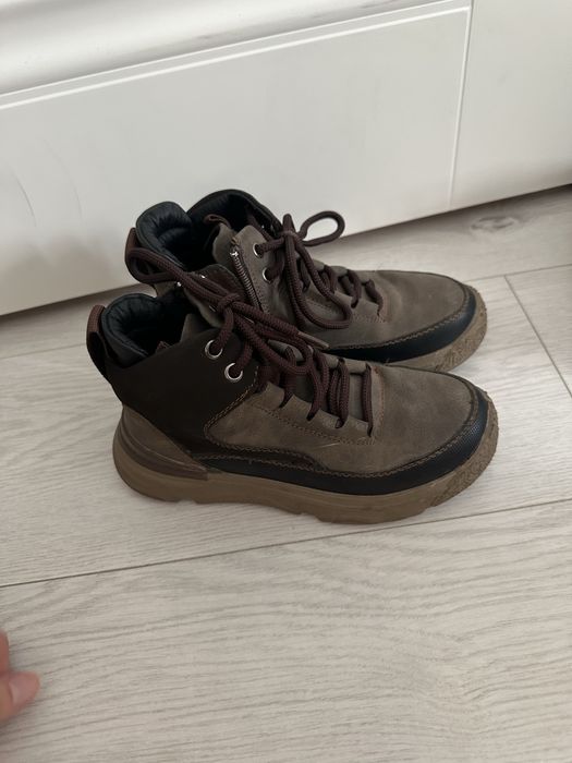 Продам обувь в хоршем состоняии