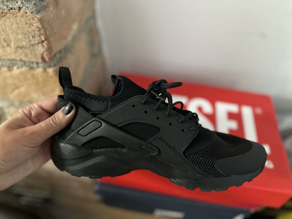 Adidasi nike ,apriape noi fara defecte nr 38 pentru sala …
