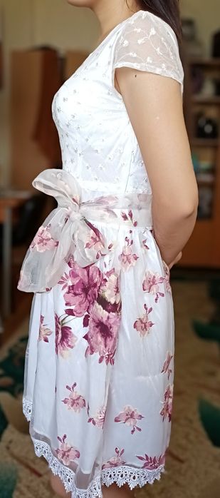 Летняя красивая платье.  Срочно!!! 50000 сум.