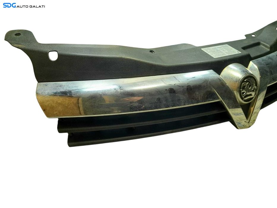 Grila Centrala cu Emblema Sigla de pe Bara Spoiler Fata Opel Astra H 2004 - 2010 Cod 13108471 131154225 461088395 [N0618]