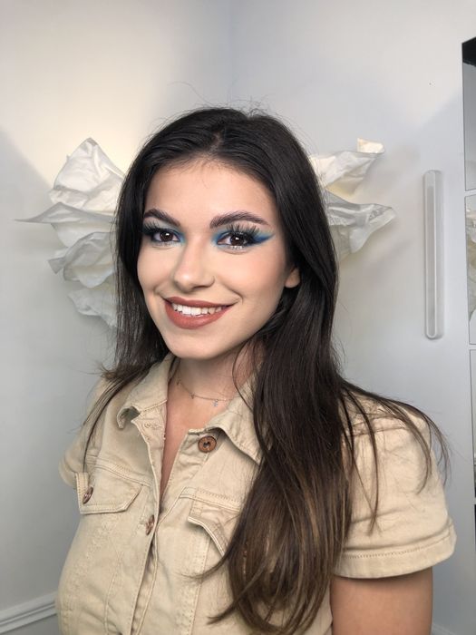 Make-up artist-București