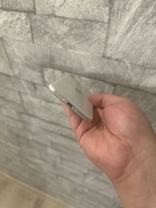 IPhone SE 3 2022 pentru recarosare