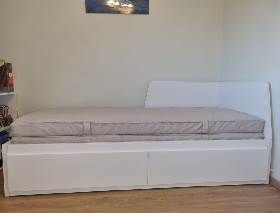 Canapea/divan Ikea Flekke cu saltele de spumă cu arcuri
Divan 2sertare