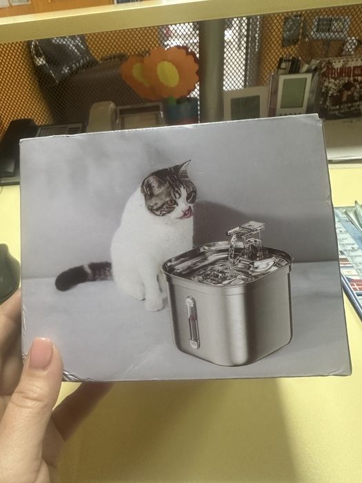 Фонтан поилка за домашен любимец