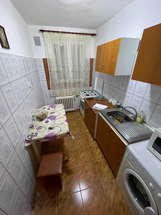 Închiriez apartament