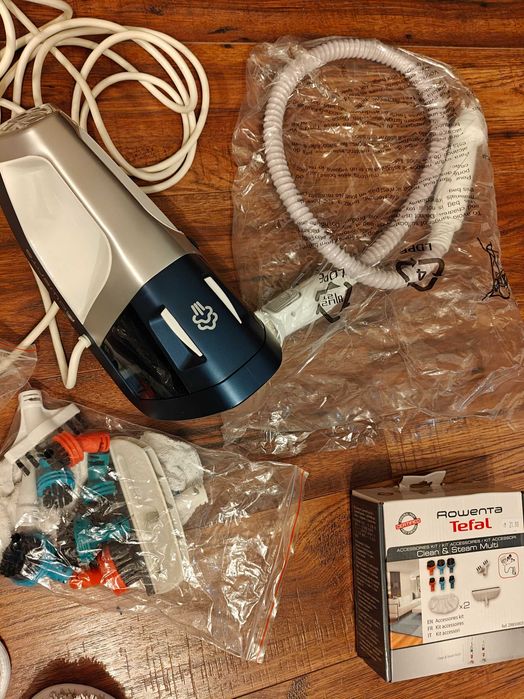 Парочистачка Rowenta RY8561WH с допълнителен комплект приставки