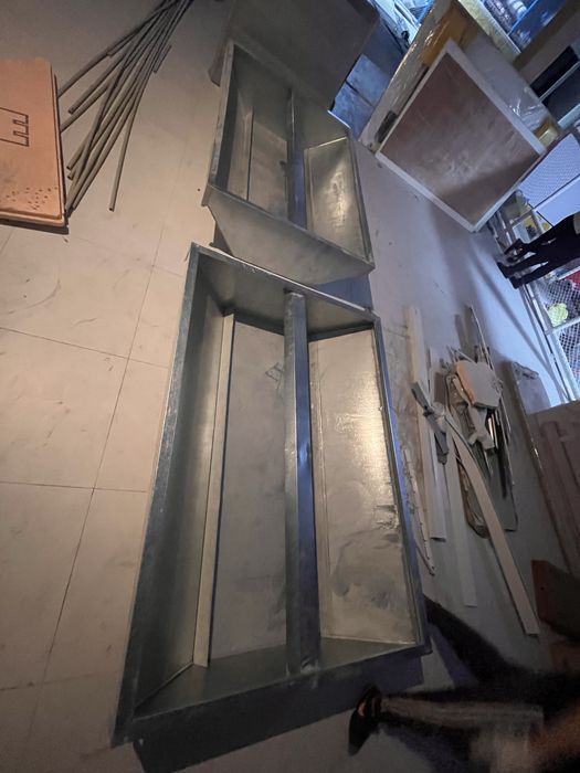 Вытяжные вентиляторы зонт 2 штук