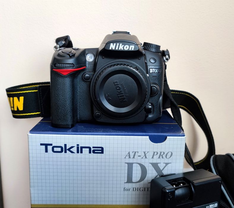 Фотоапарат Nikon D7000, 4 обектива и консумативи