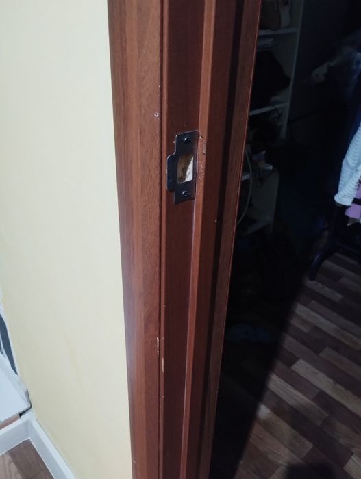 Продам межкомнатную дверь